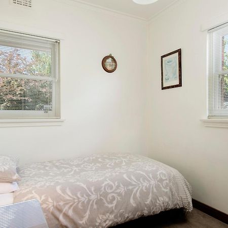 Riverside Trevallyn House B & B מראה חיצוני תמונה