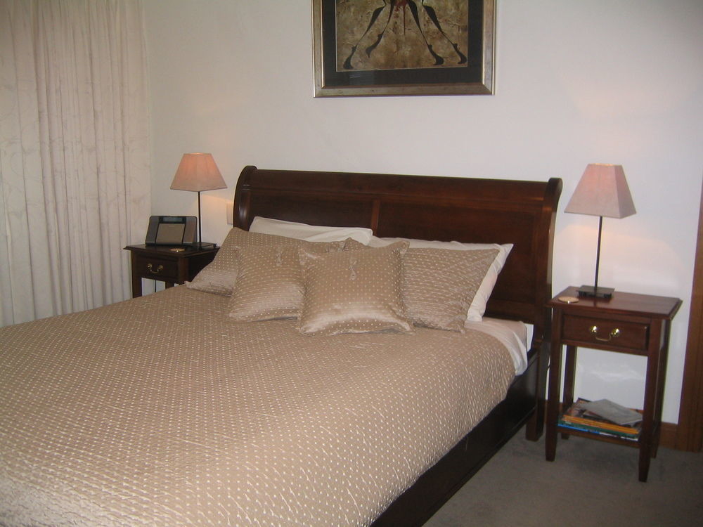Riverside Trevallyn House B & B מראה חיצוני תמונה