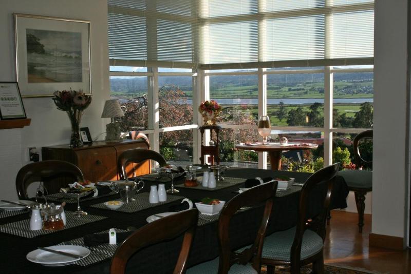 Riverside Trevallyn House B & B מראה חיצוני תמונה