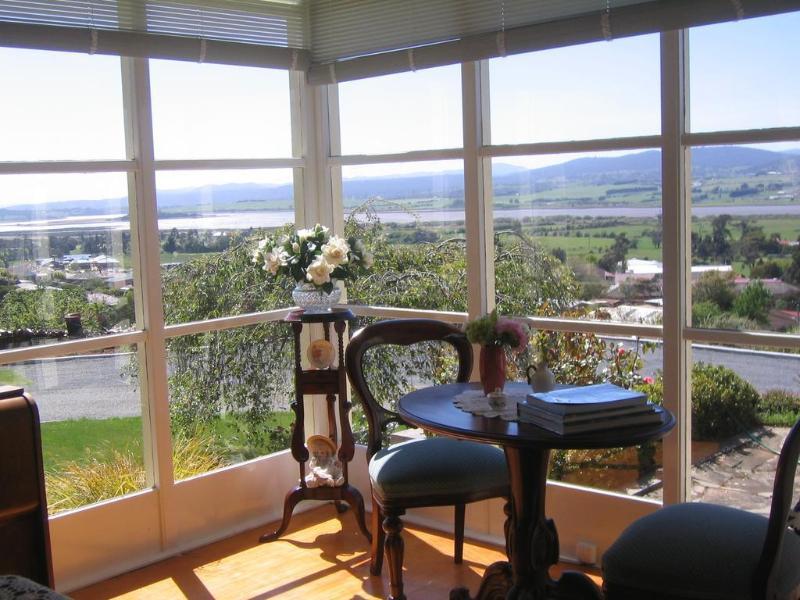 Riverside Trevallyn House B & B מראה חיצוני תמונה