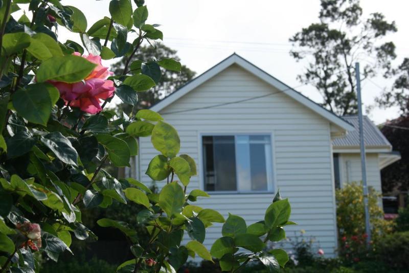 Riverside Trevallyn House B & B מראה חיצוני תמונה