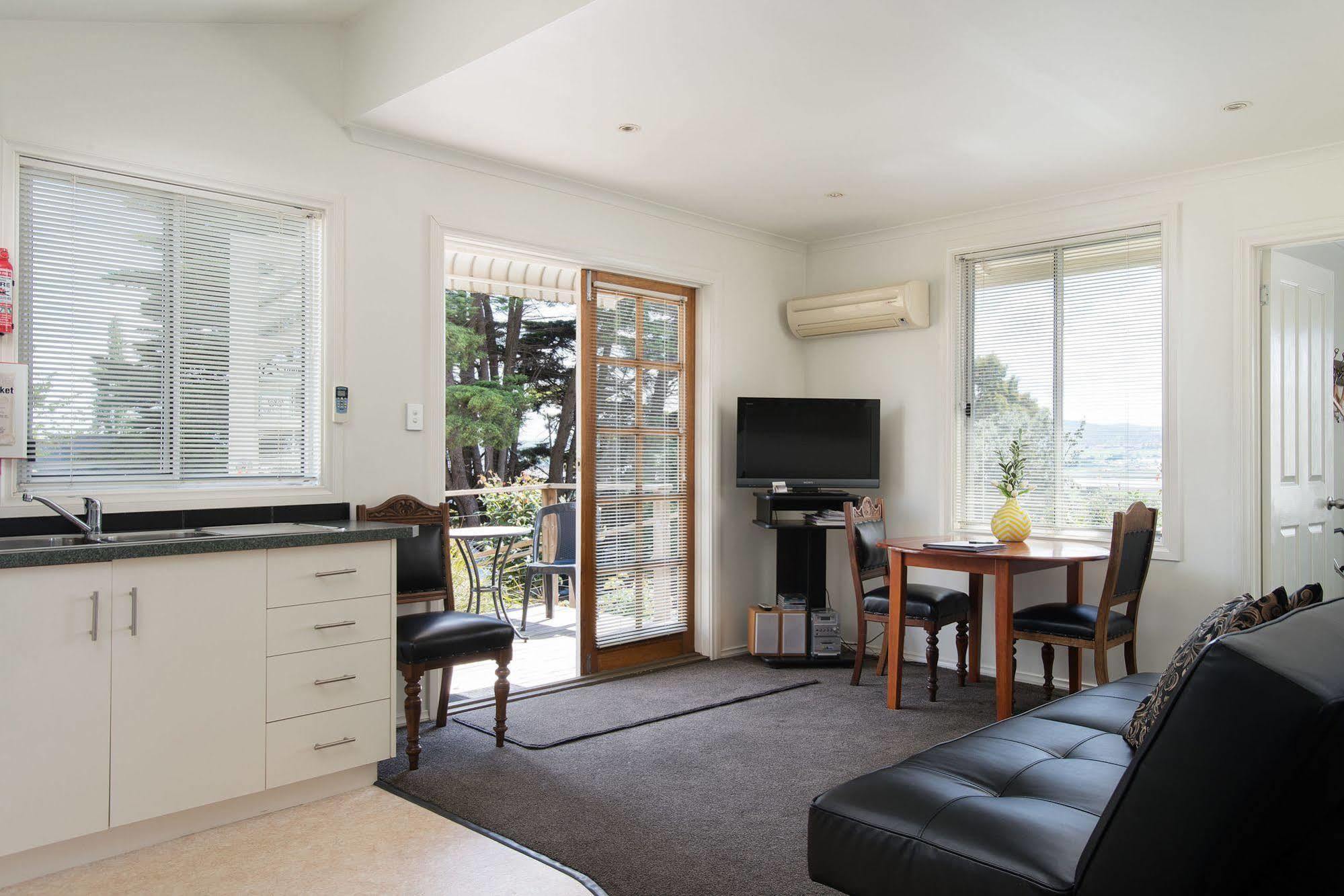 Riverside Trevallyn House B & B מראה חיצוני תמונה