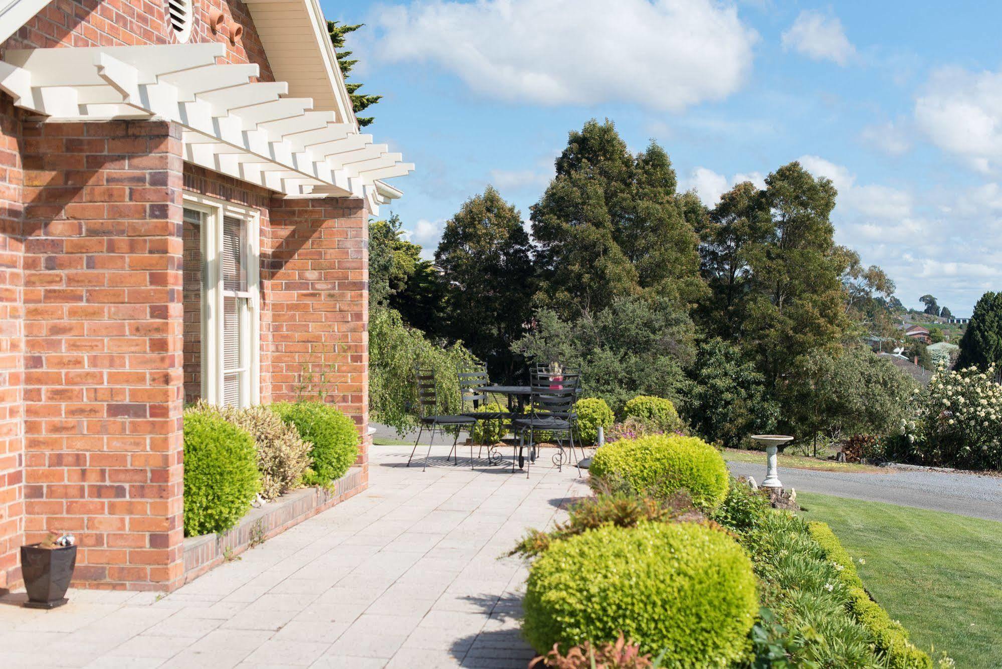 Riverside Trevallyn House B & B מראה חיצוני תמונה