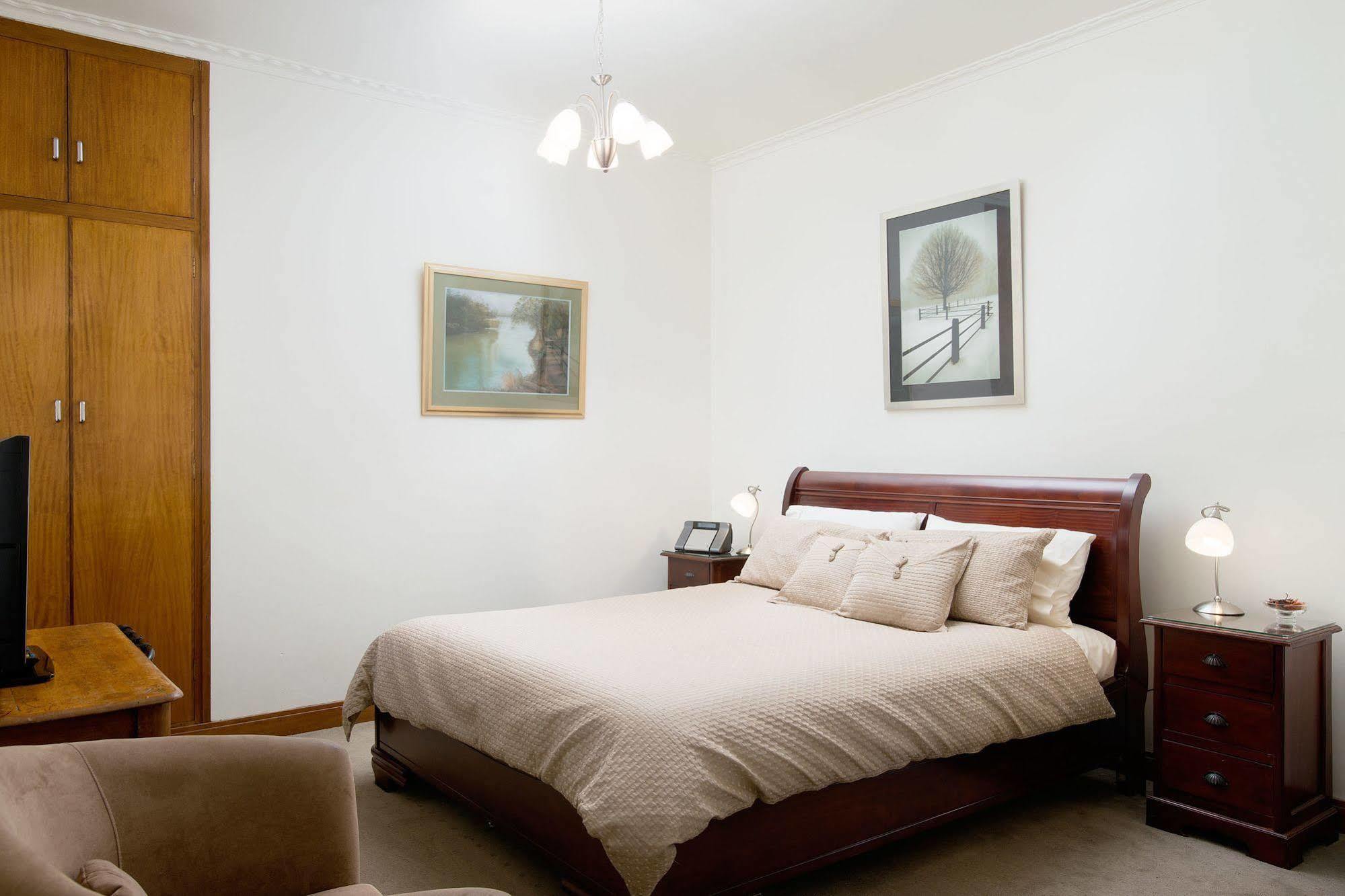 Riverside Trevallyn House B & B מראה חיצוני תמונה